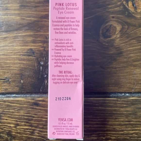 New in Box Yensa Pink Lotus Peptide Renewal Eye Cream .5 oz - Picture 5 of 6